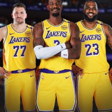 Les Lakers accueillent de nouveau Ayton, ancien premier choix de la draft.